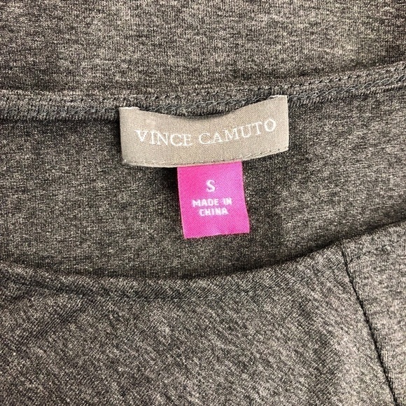 NEW - VINCE CAMUTO Gray Long Sleeve Round Neck Knit Asymmetrical Top- Size Small - Picture 3 of 4